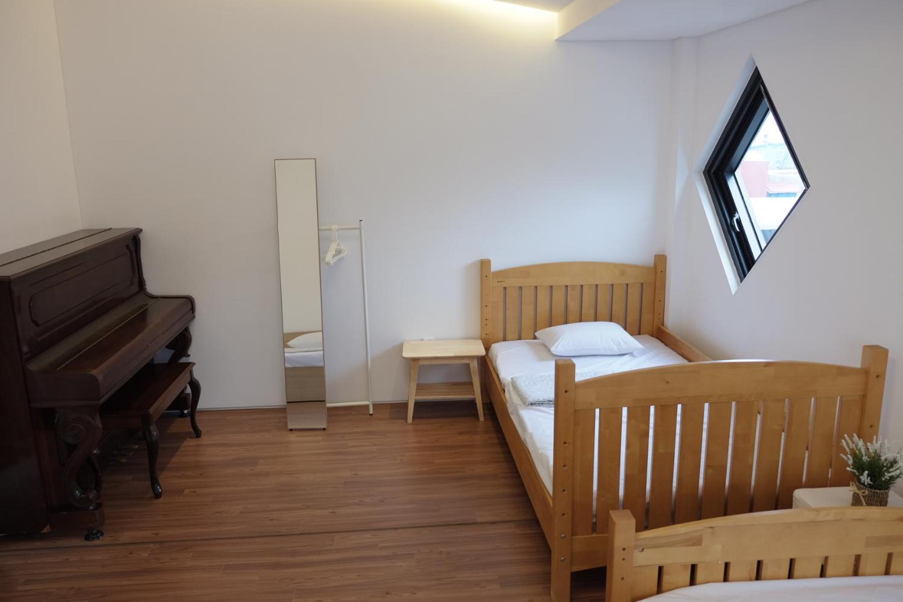 Mir Guesthouse Чеджудо Экстерьер фото